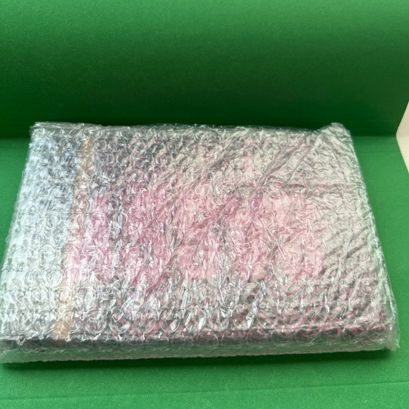 SASSY JONES EYESHA GLOW PALETTE - Picture 4 of 10